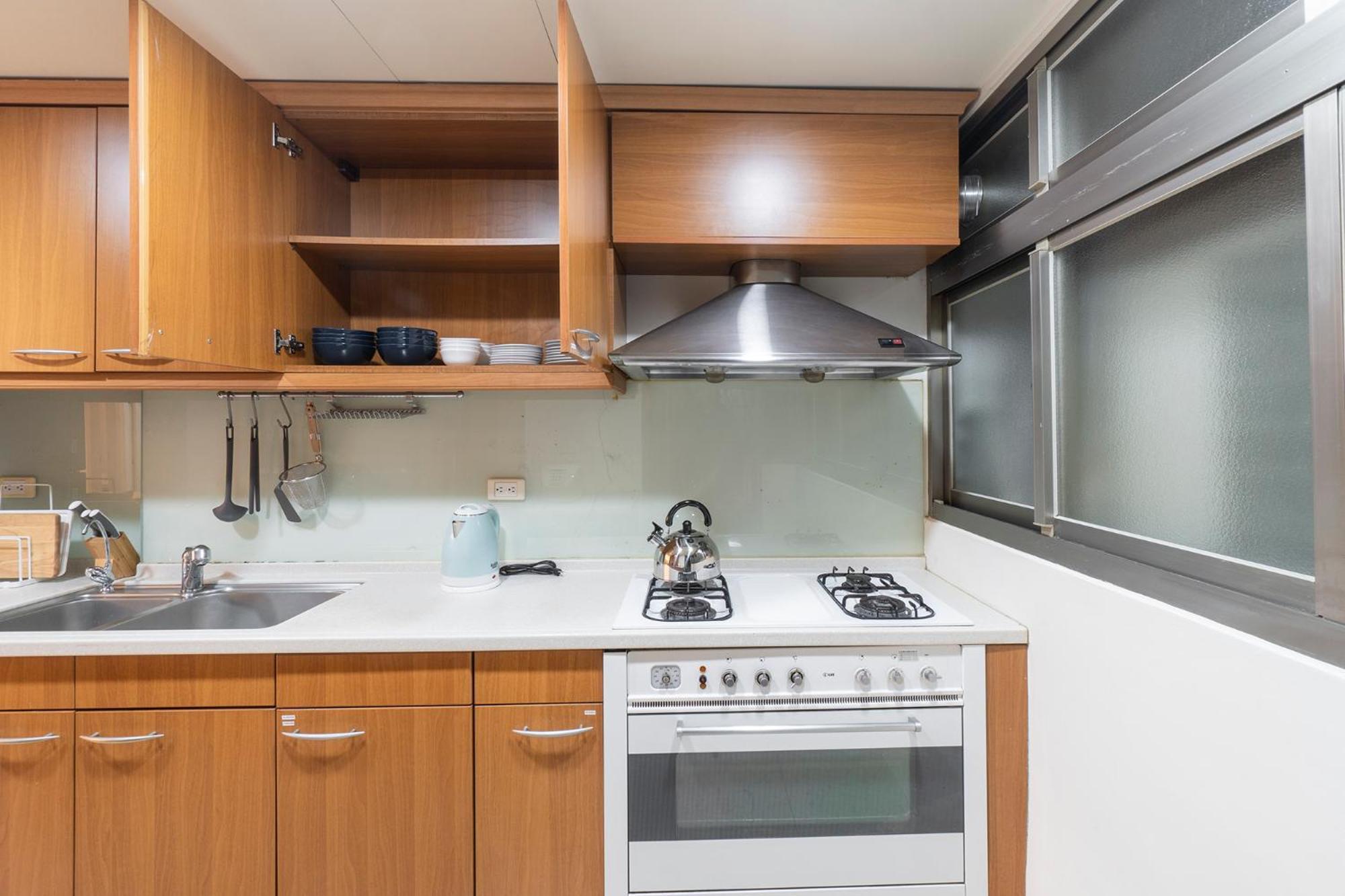 3b2b Warm Cinema 4 Min To Xinyi Anhe Mrt 三房二衛 投影機 4分到信義安和站 Apartment