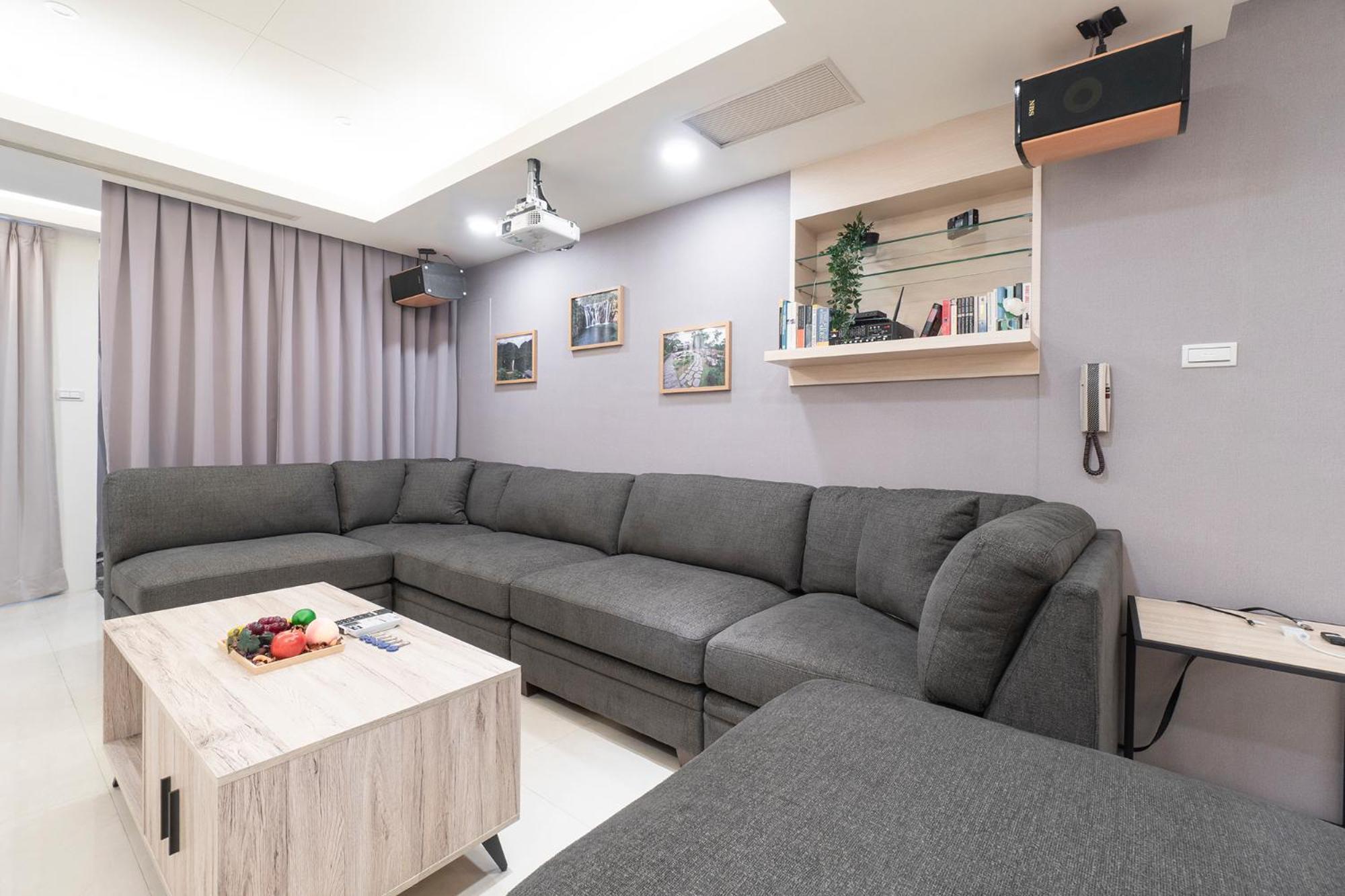 3b2b Warm Cinema 4 Min To Xinyi Anhe Mrt 三房二衛 投影機 4分到信義安和站 Taipei